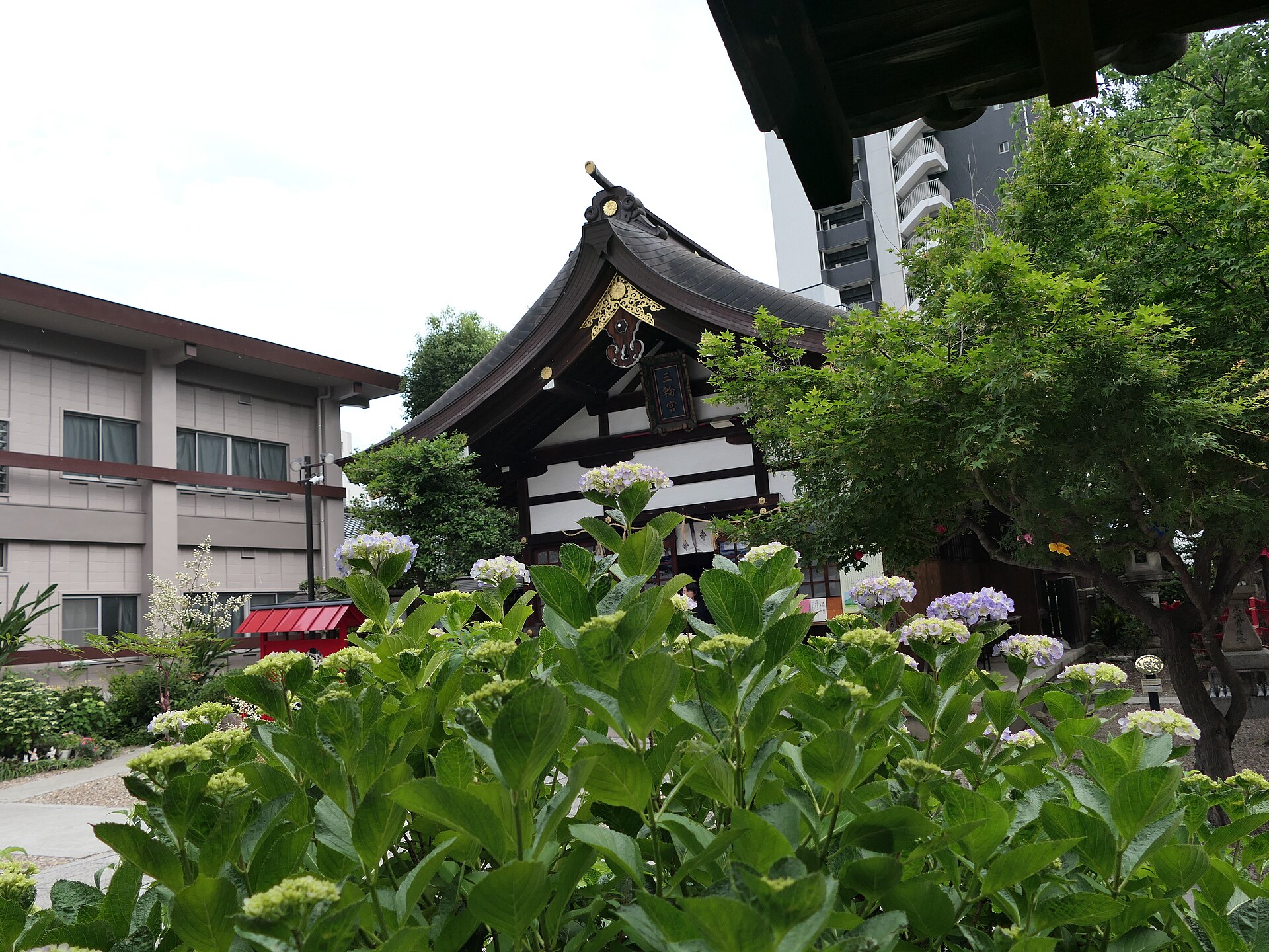三輪神社(中区大須)の社殿